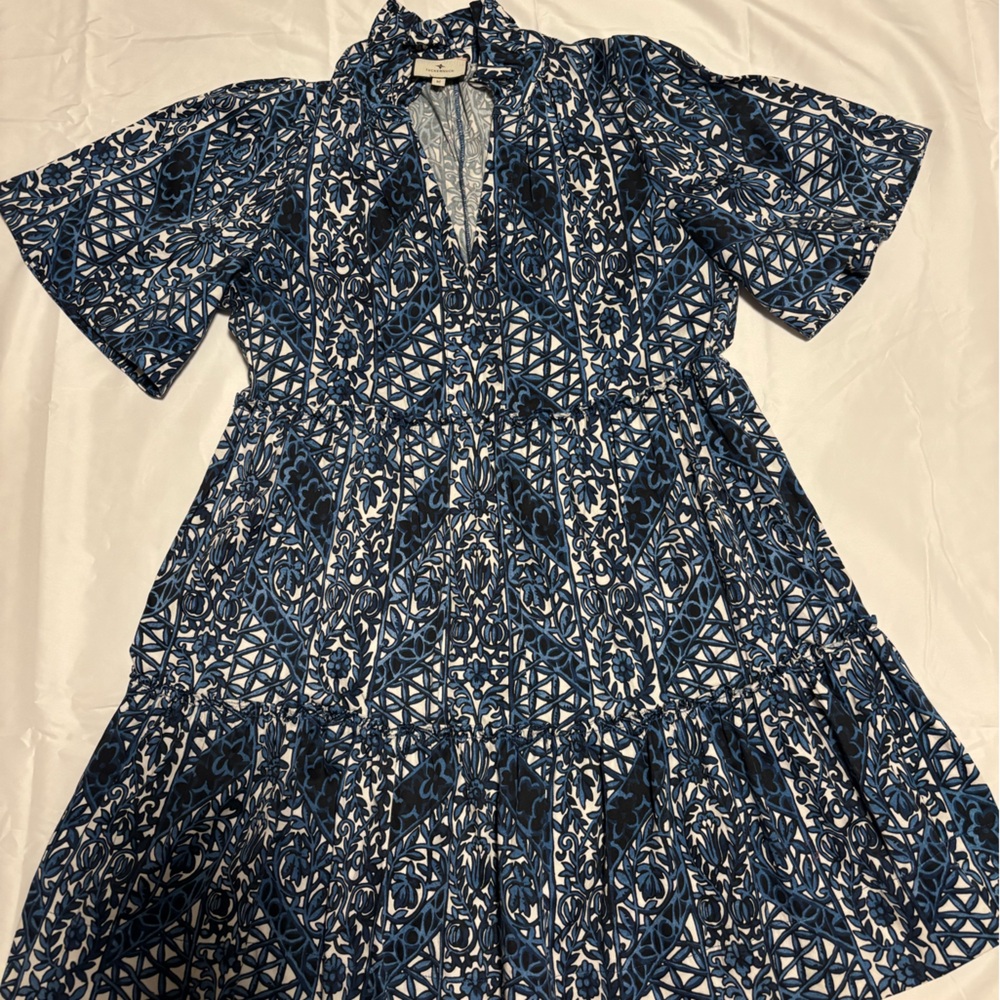 Tuckernuck Navy and White Leaf Print Dress